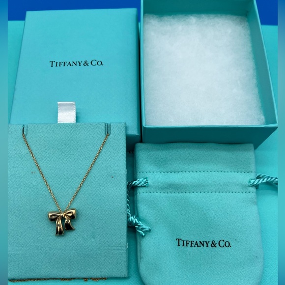 🔴Authentic VINTAGE  18K GOLD TIFFANY & CO Bow Pendent Necklace🔴 - Picture 3 of 13
